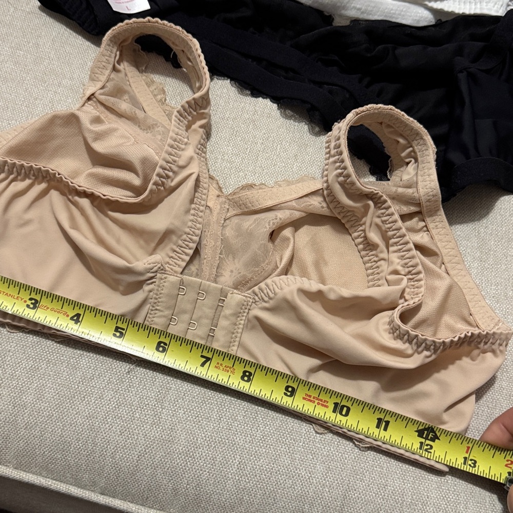 Breezies 3 Pack of Bras-No Wire/No Padding-3 Hook Back-Lace Detail-Sz Large-EUC - Picture 15 of 16